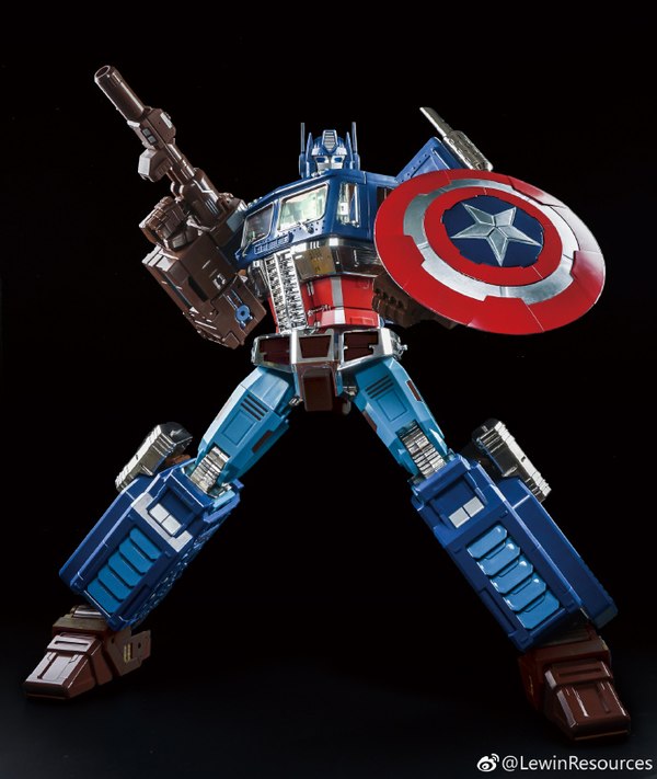 Transformers Mp10 Captain America Style Optimus Prime  (6 of 9)